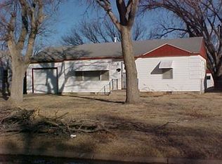219 E Lincoln St, Russell, KS 67665