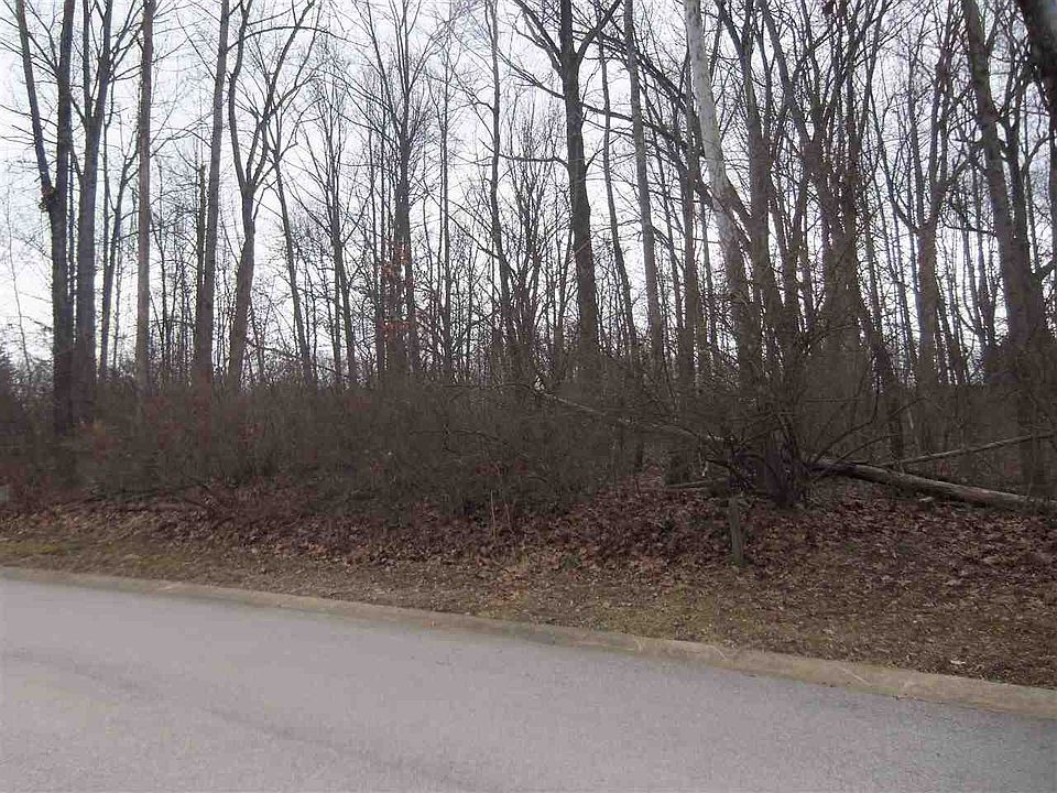 1st image of 127 Woodland Dr