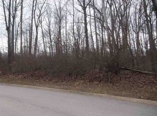 127 Woodland Dr, Bedford, IN