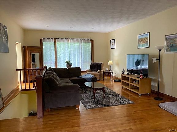 4th image of 925 Glenwood Ave
