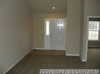 5th image of 19 Buckingham Dr