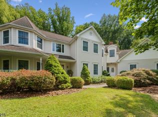 83 Mill Pond Rd, Washington, NJ 07882