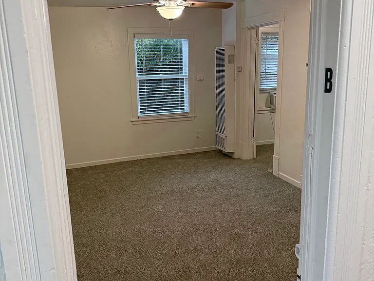 2843 Coloma St #B — Photo 7
