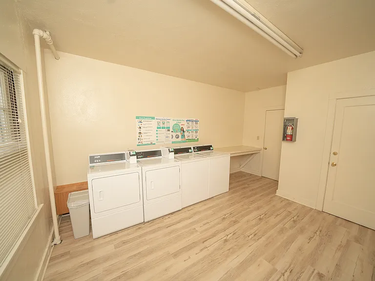818 25th St #210 — Photo 11