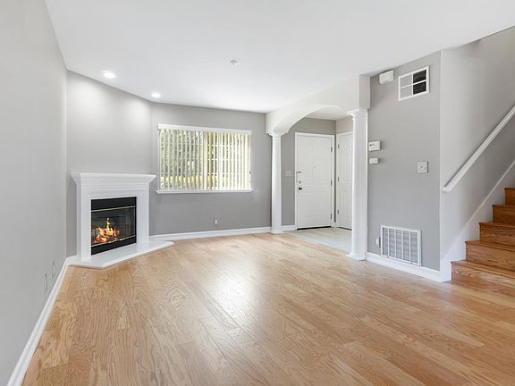 4th image of 388 N El Camino Real #4