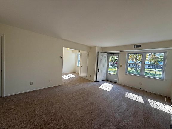 3rd image of 720 S New Rd APT 4P