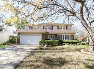 1501 Hampton Ct, Naperville, IL 60565