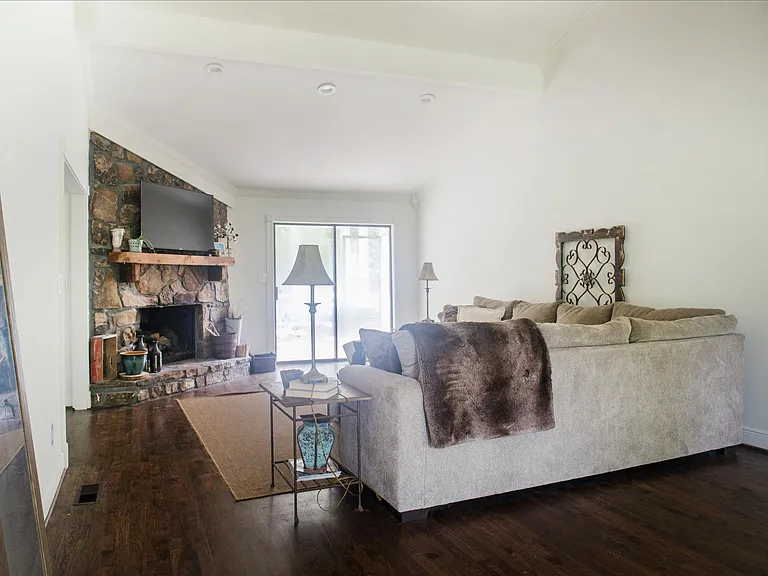 2408 Tyler Rd — Photo 8