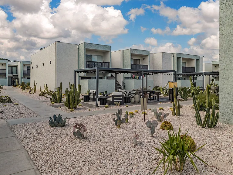 Echo Luxury Apartments — Photo 30
