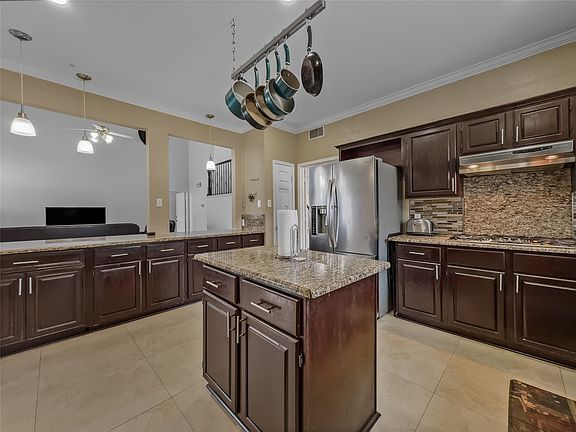 3rd image of 2317 Wellesly Rd