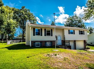 616 Riverside Dr, Saint Charles, MO 63304