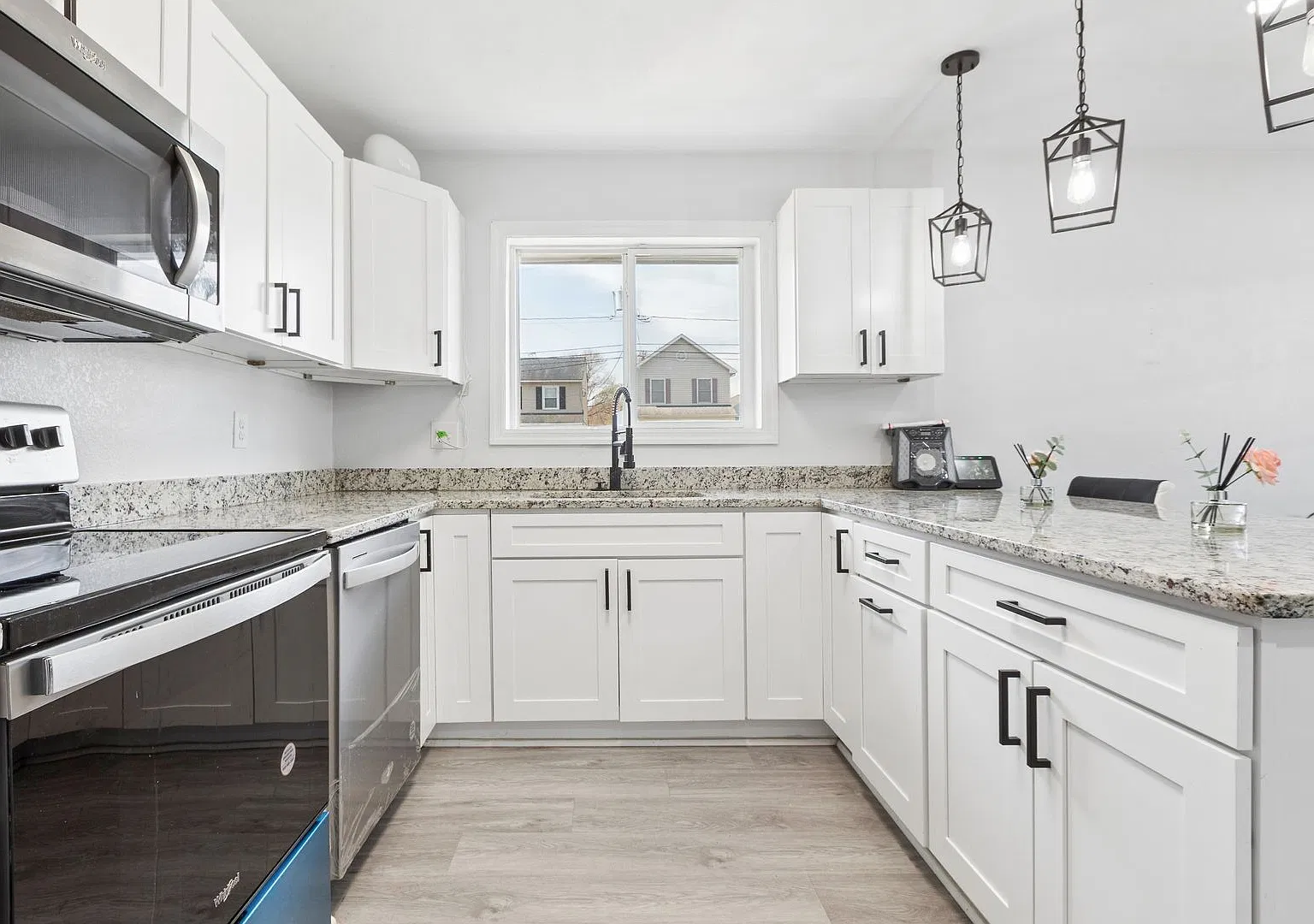 Beautifully Renovated 3-Bedroom Home in Hampton Move-In Ready! — Photo 4