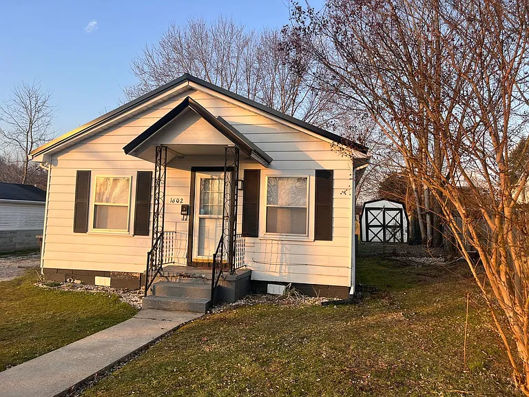 1602 McKinley Ave — Photo 1
