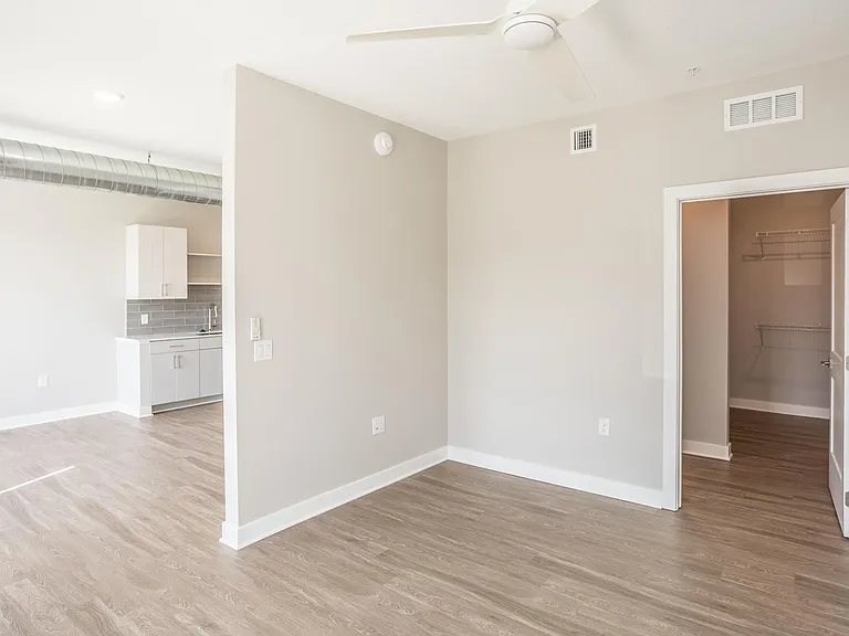 400 SW 7th St #206 — Photo 5