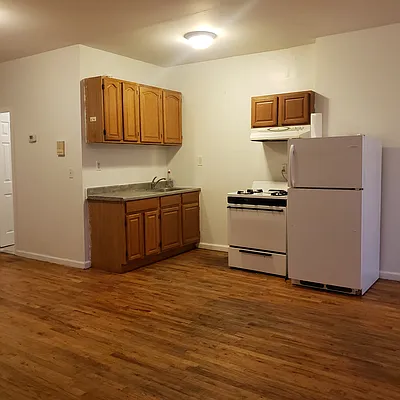 Rented by The Brokerage Group LLC | media 18