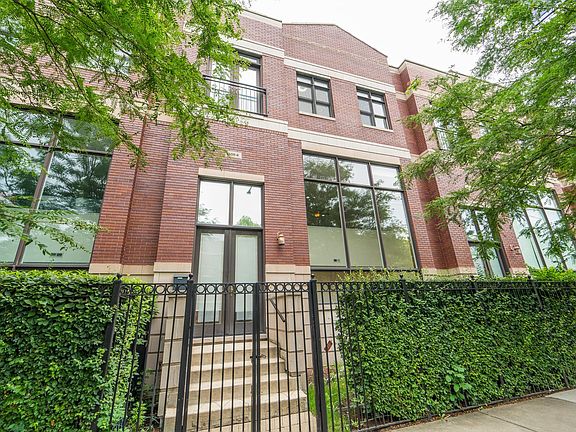 2nd image of 2659 N Ashland Ave APT 4