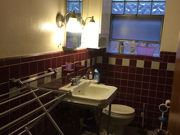 1/2 bath