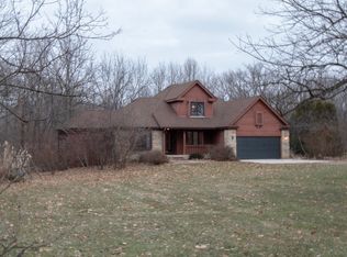 921 River Rd, Kingston, IL 60145