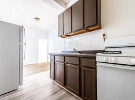 7956 S Eberhart Ave, 1 Bedroom 1 Bath Apartment