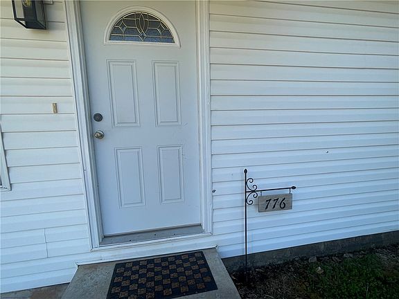 4th image of 776 E Quarry St