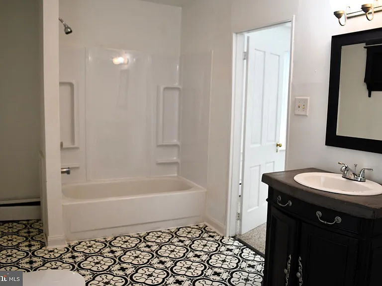 4 E Milby St — Photo 20