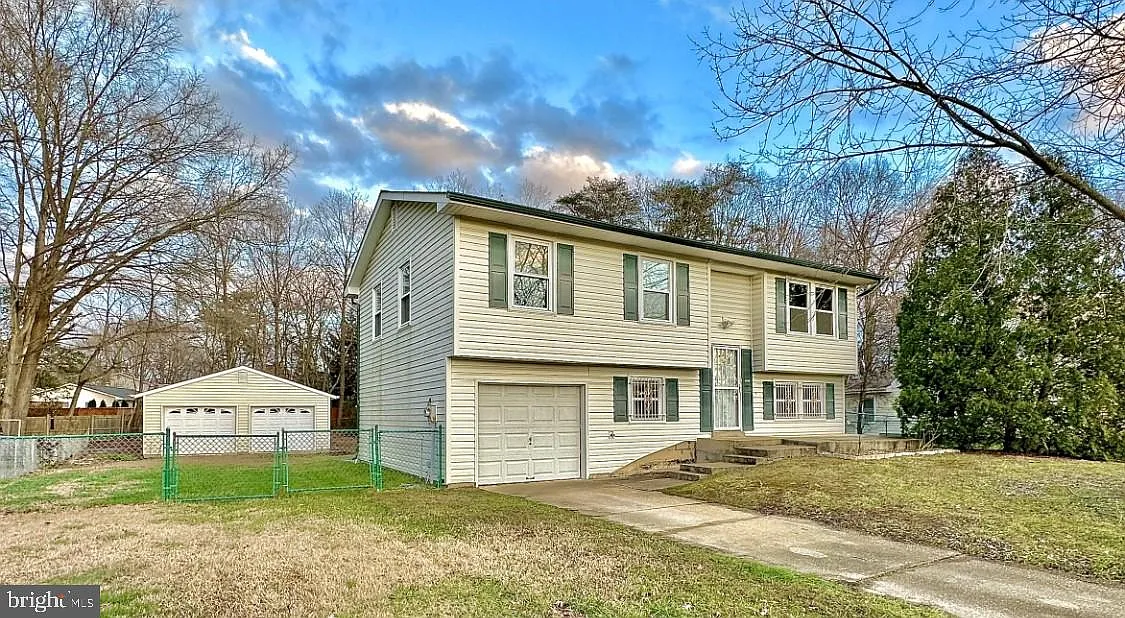 24 Mooncoin Cir photo 1