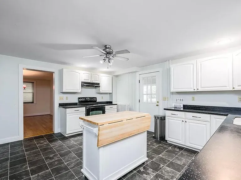 1146 Vine St — Photo 5
