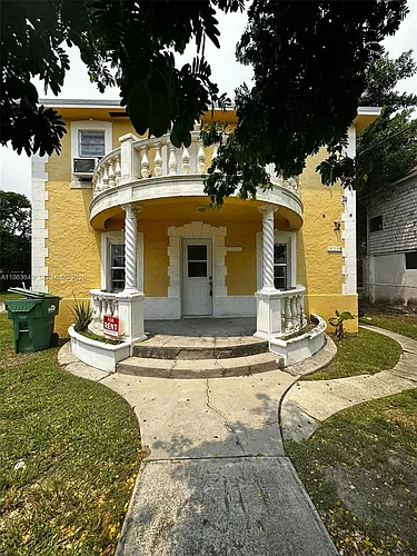 1925 NW 56th St Photo 1