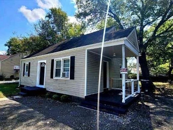 3rd image of 1705 Doran Ln