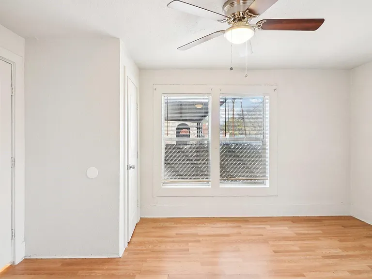 1906 Grainger St #1910 — Photo 9