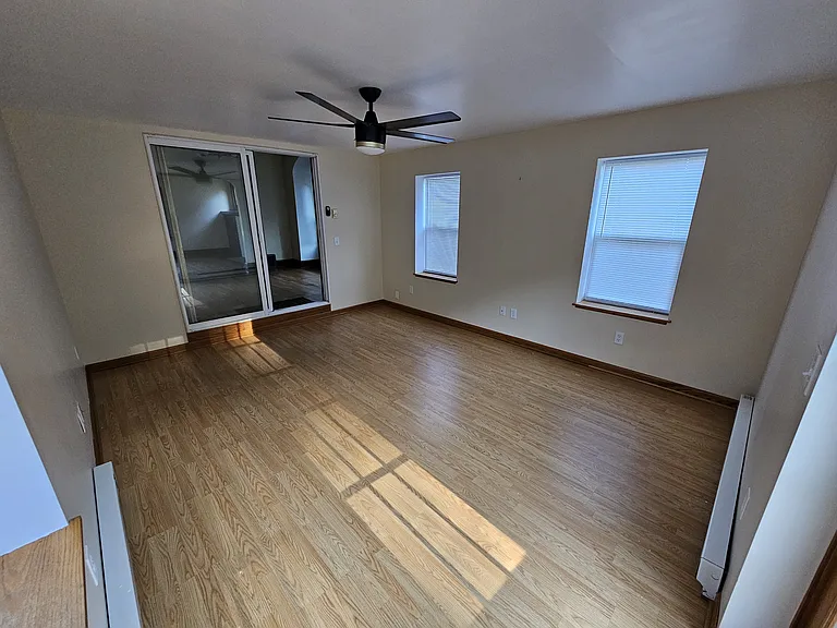 9809 Chestnut Ave SE — Photo 5