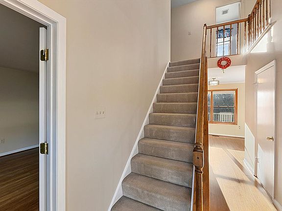 3rd image of 3612 Quaker Mill Ct