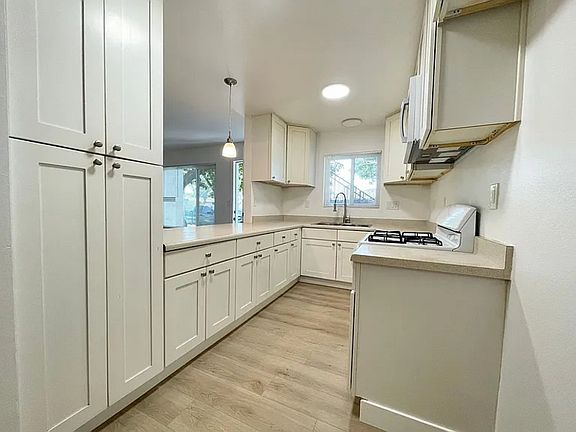 5th image of 241 Chester Way APT 2