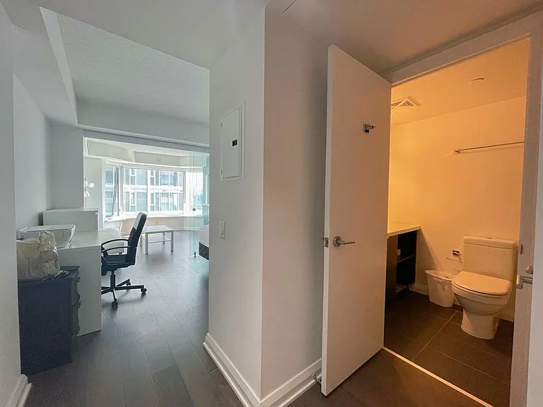 155 Yorkville Ave #2411 — Photo 8