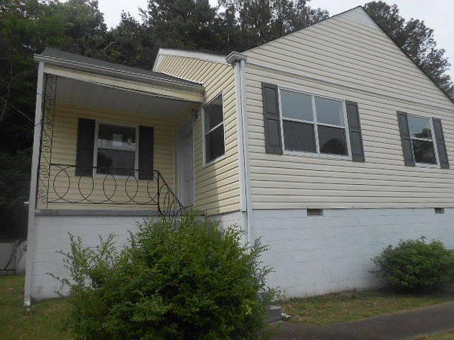 1st image of 1649 Dogwood Dr