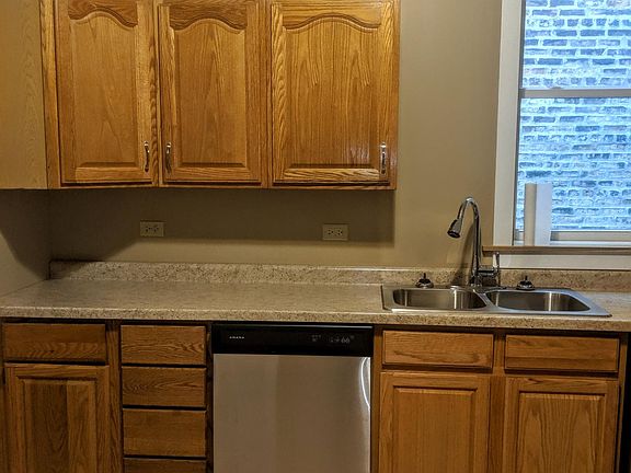 2nd image of 2518 W Eastwood Ave #1