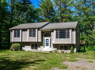 8 Knotty Oak Shrs, Coventry, RI 02816