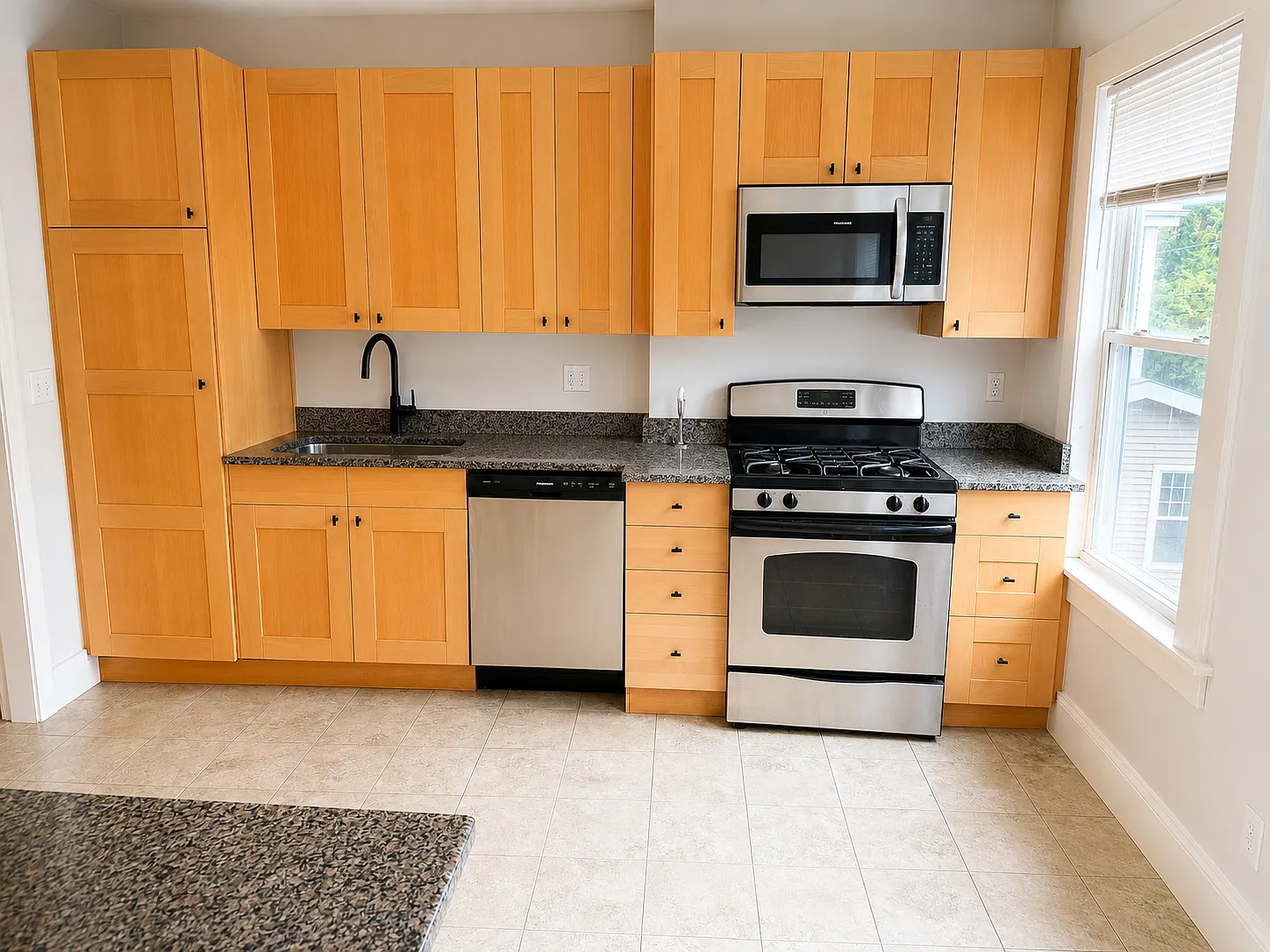 4 bed, 1500 sqft, $3,800 — Photo 3