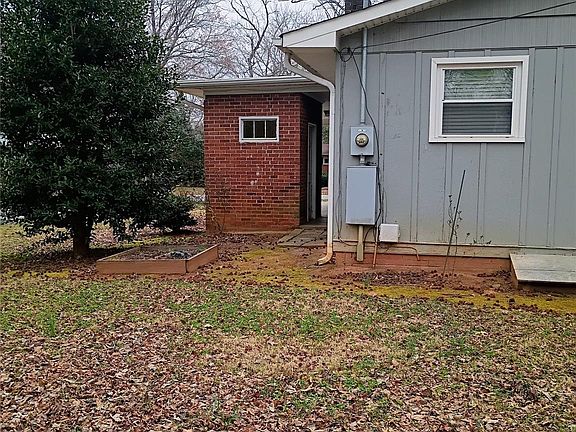 4th image of 159 Edgewood Dr