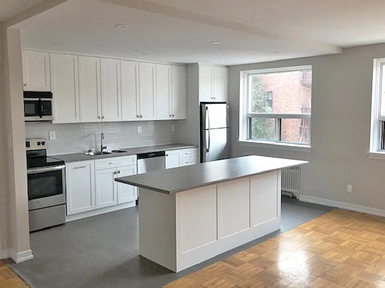 162 Berry Rd — Photo 2