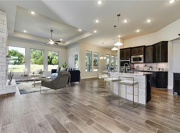 4th image of 10740 Vista Heights Dr