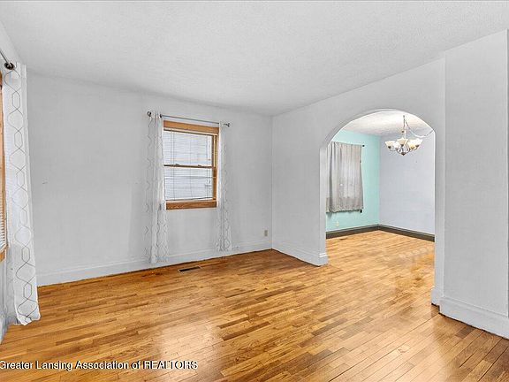 5th image of 1107 N Pennsylvania Ave