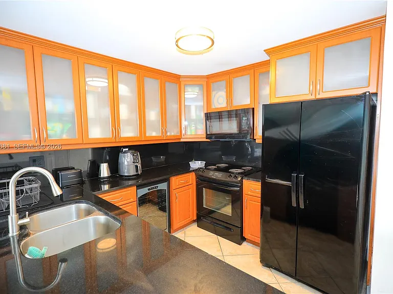 600 NE 36th St #710 — Photo 2