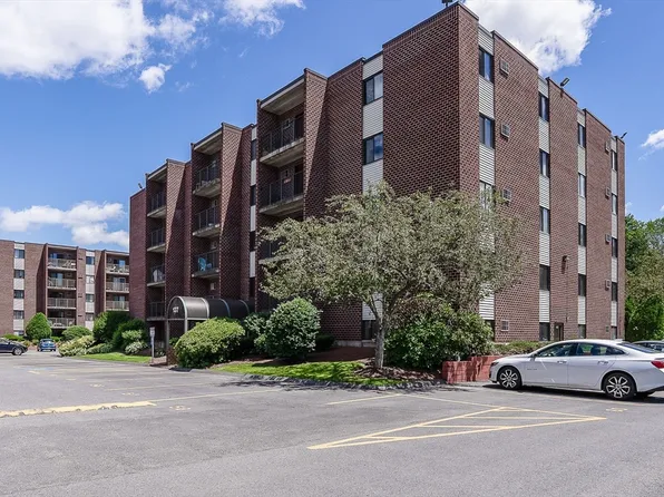 137 Franklin St APT 206, Stoneham, MA 02180