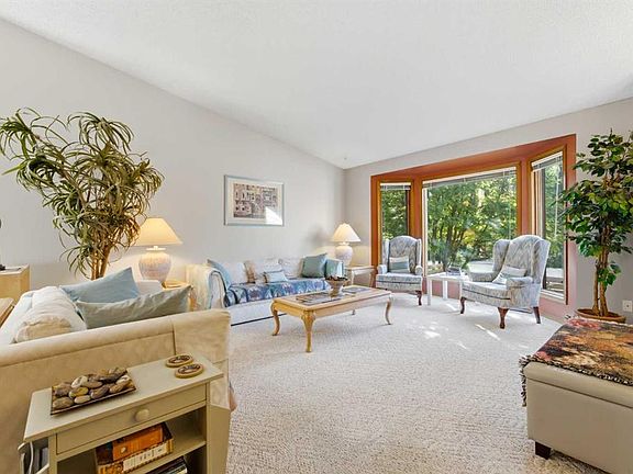 5th image of 33 NW Manyhorses Dr