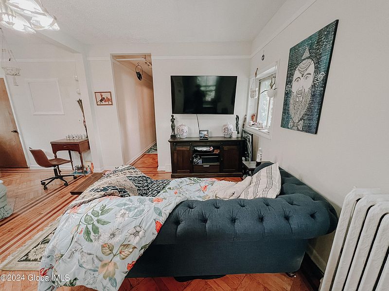 4th image of 36 Spring Street