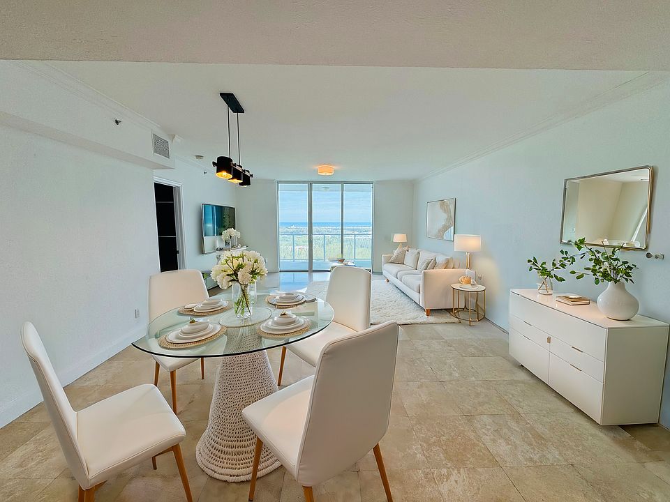 Virtual Staging of Living room and dining room. Open and bright layout with amazing views.
