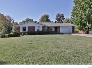 5866 Oak Branch Dr, Saint Louis, MO 63128