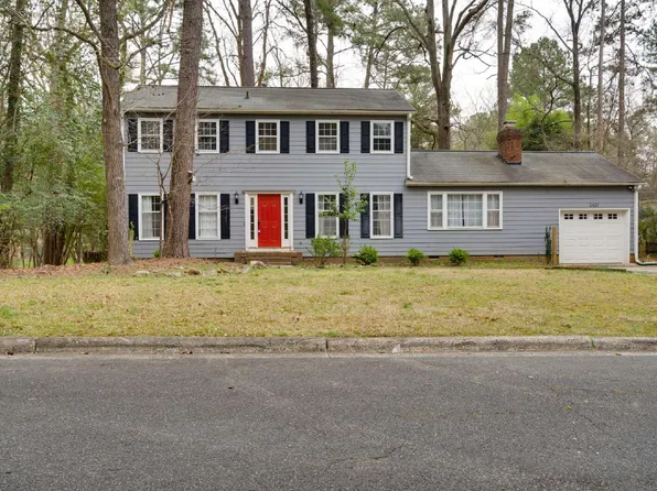 2437 Tilghman Cir, Chapel Hill, NC 27514