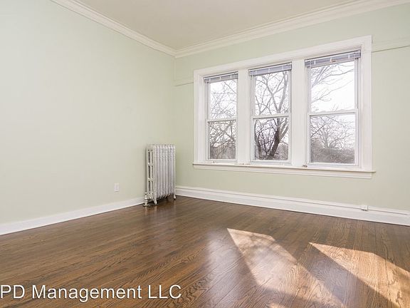 3rd image of 7557 S Calumet Ave APT 3